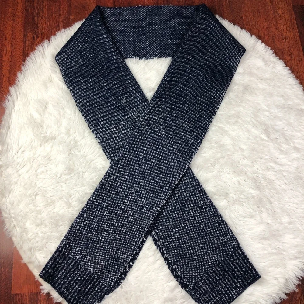 LAUNDRY By Shelli Segal Blue & Silver Scarf EUC